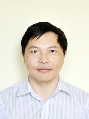 李榮躍于2011年加入 Mentor Graphics，任集成電氣事業(yè)部（IESD）中國區(qū)技術(shù)市場資深工程師。此前曾長期任職于國內(nèi)知名線束廠商的線束開發(fā)部門，具有豐富的線束開發(fā)與設(shè)計經(jīng)驗。
